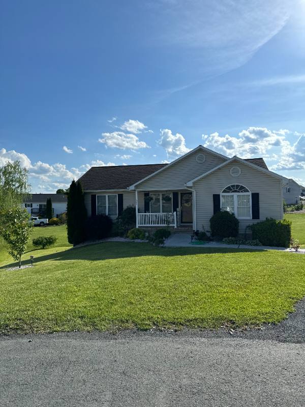 House for rent at 123 S Foxhall Lane, Weyers Cave, VA 24486