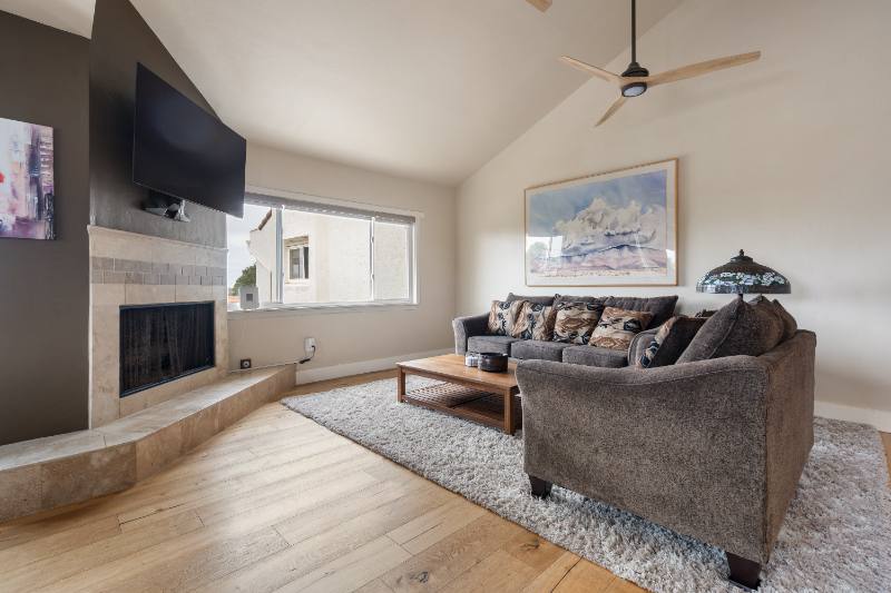 Townhouse for rent at 317 Crocus Court, Encinitas, CA 92024