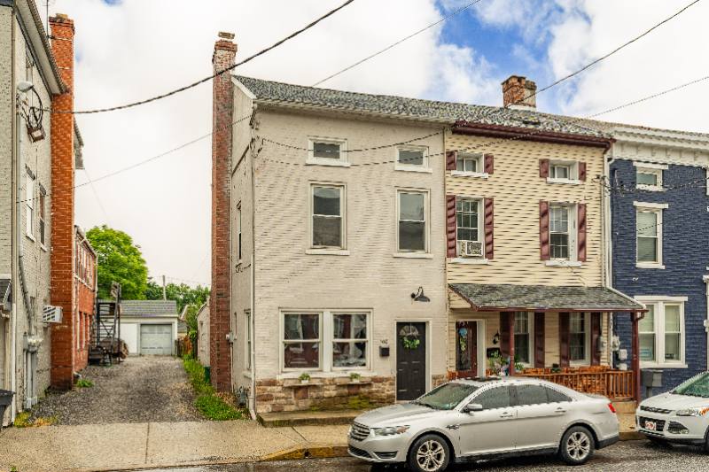 308 Cherry St #1, Mount Joy, PA 17552