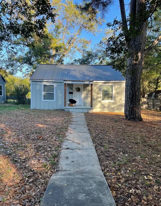 House for rent at 2350 Simpson St, Paris, TX 75460