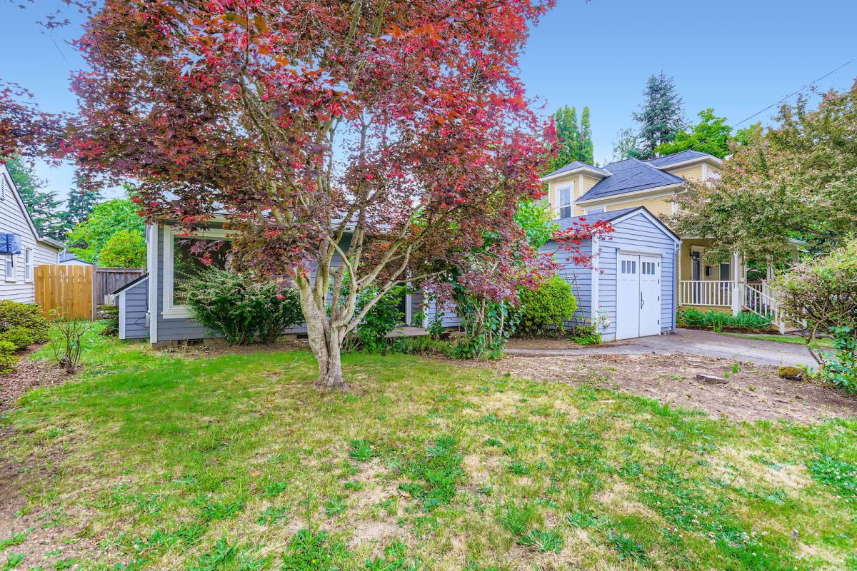 House for rent at 9927 N Ivanhoe St, Portland, OR 97203