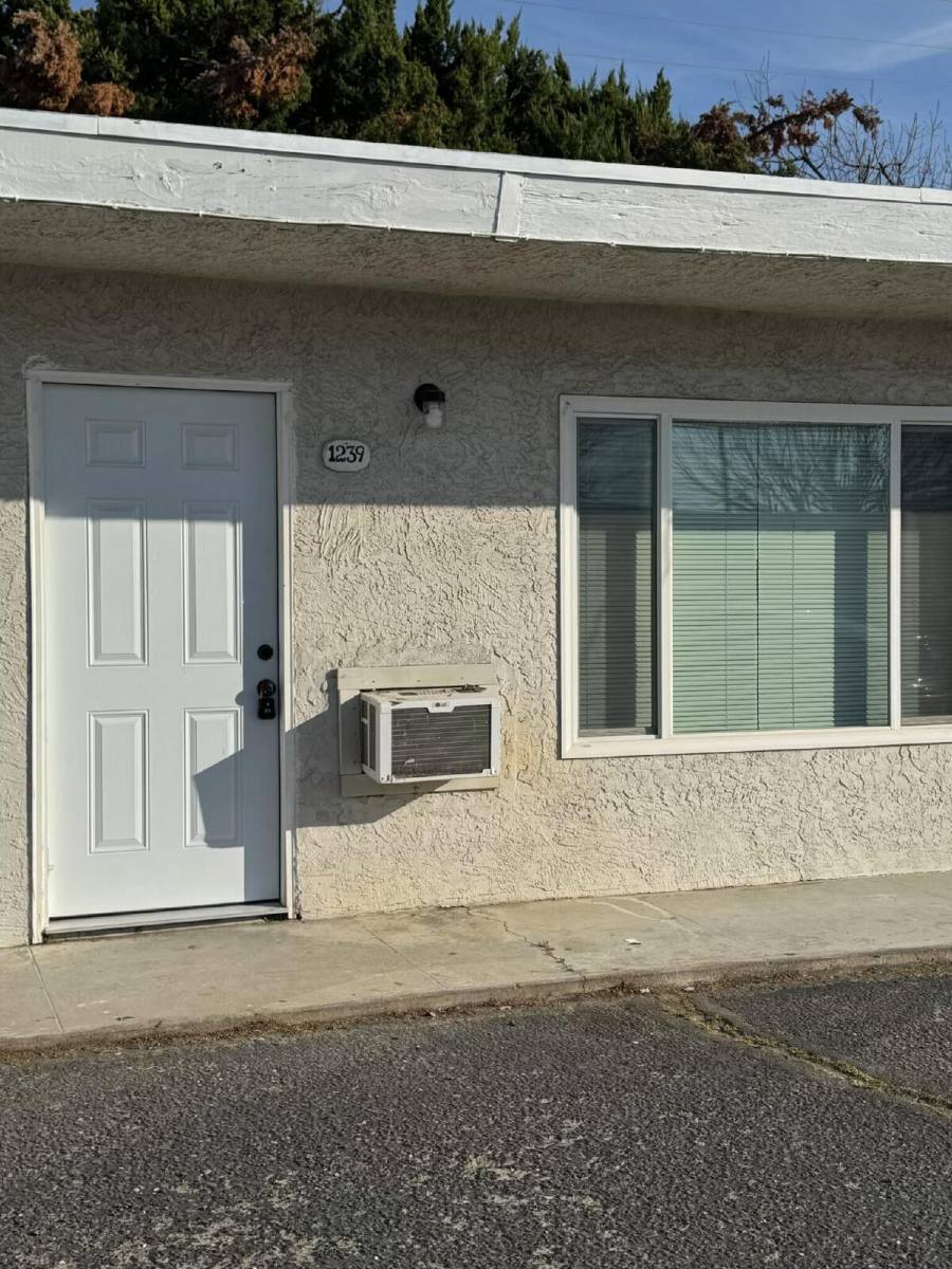 Apartment for rent at 1239 E Bellevue Rd, Atwater, CA 95301