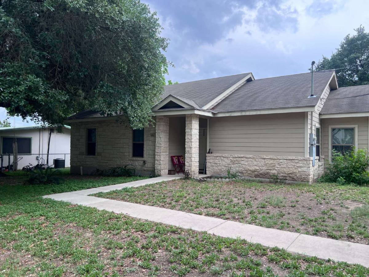 House for rent at 102 Boeck, La Vernia, TX 78121