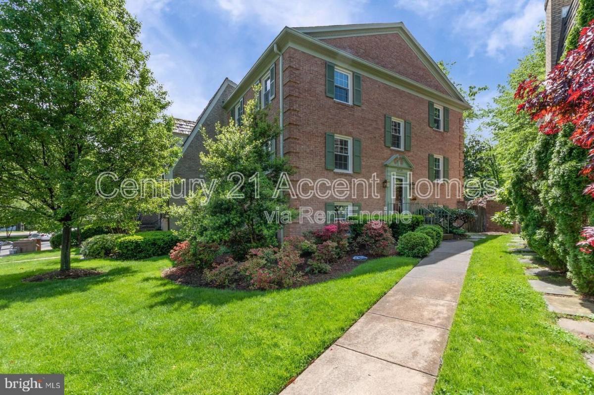 House for rent at 4720 24th St N, Arlington, VA 22207