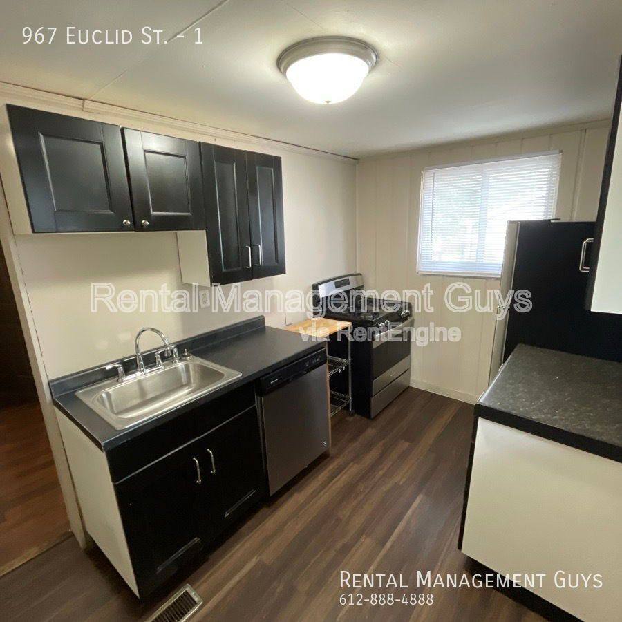 Apartment for rent at 967 Euclid St #1, Saint Paul, MN 55106