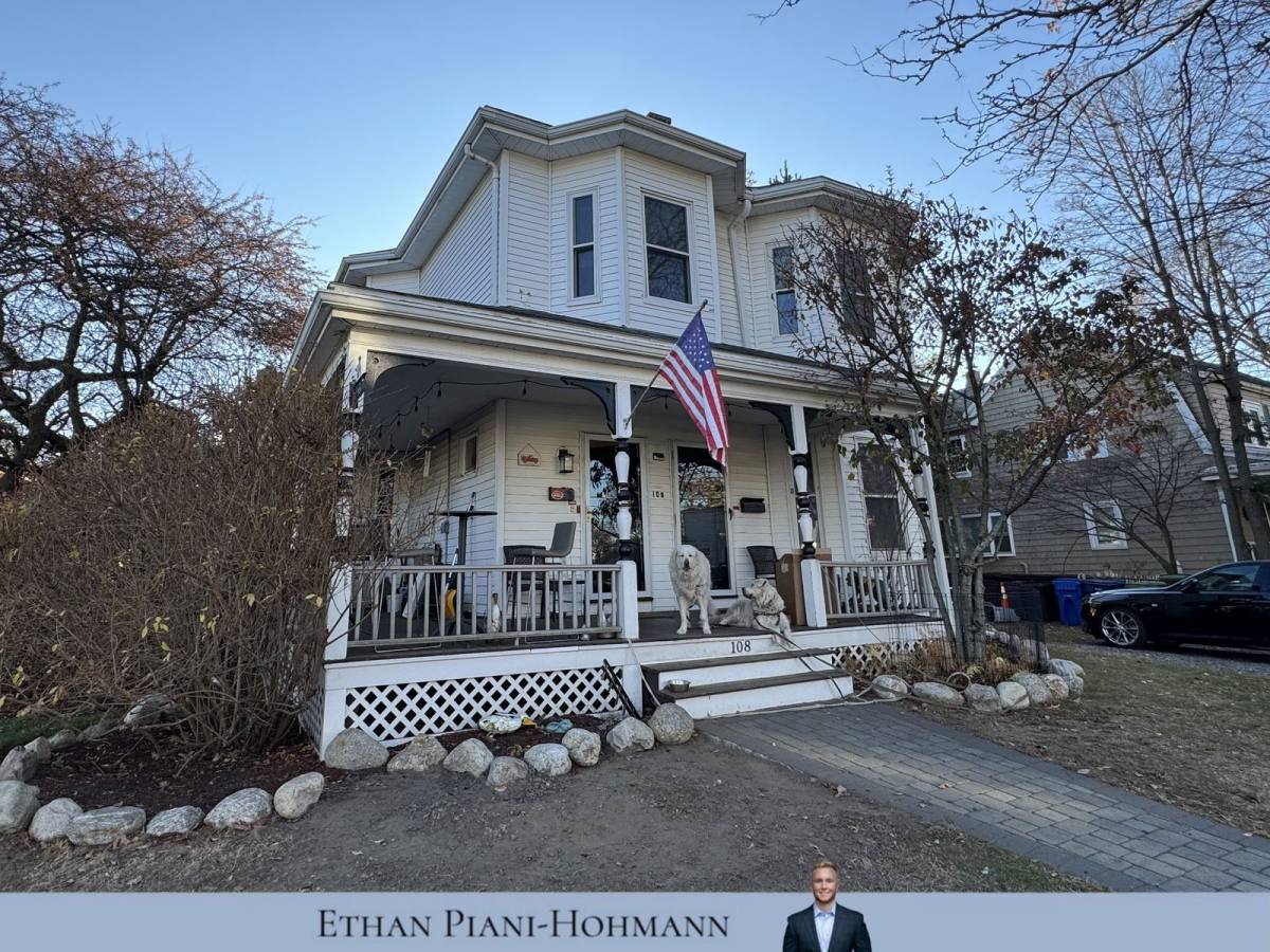 Apartment for rent at 108 Boyd St, Watertown, MA 02472