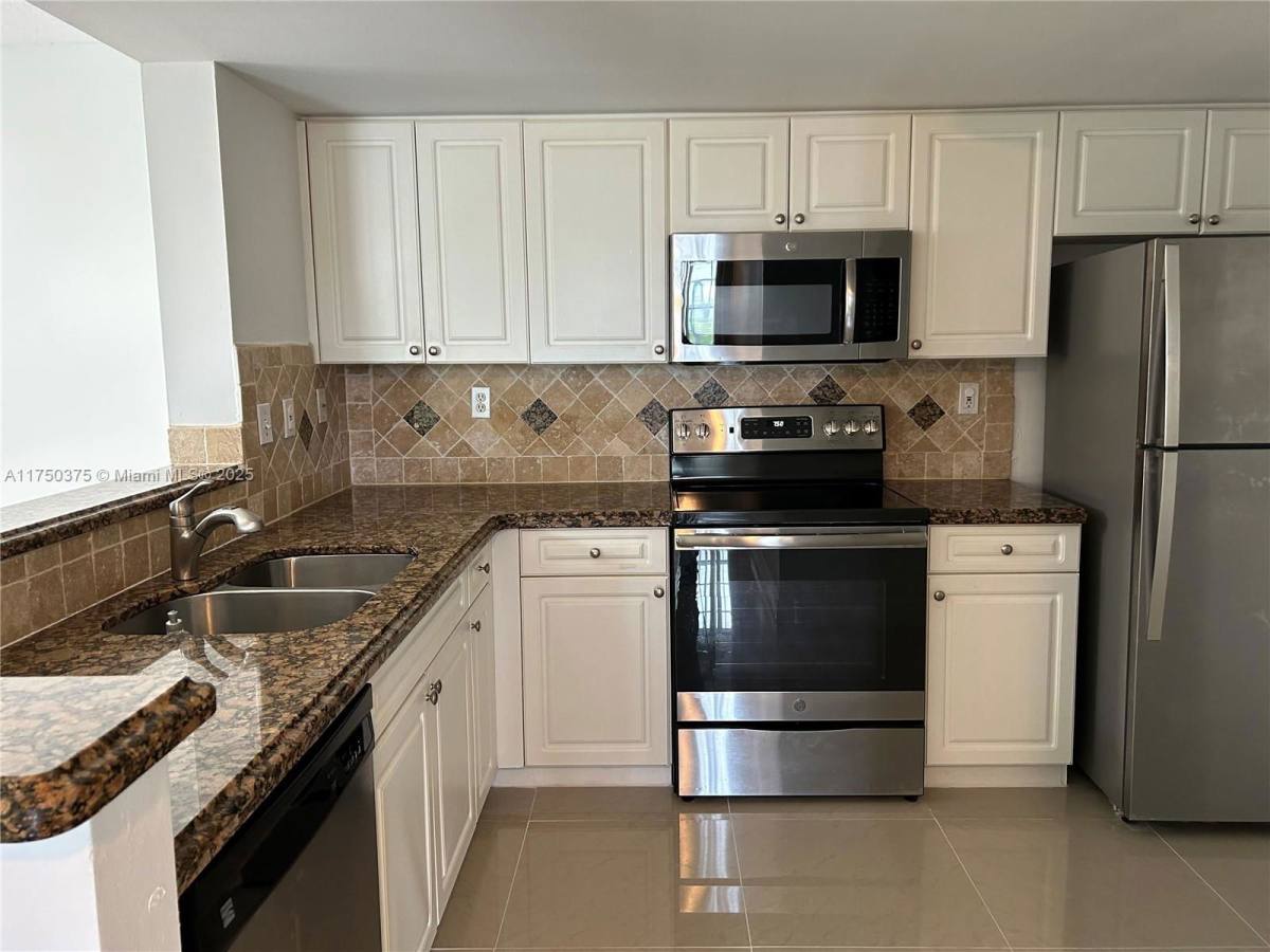 Apartment for rent at 520 SE 5th Ave #520, Fort Lauderdale, FL 33301