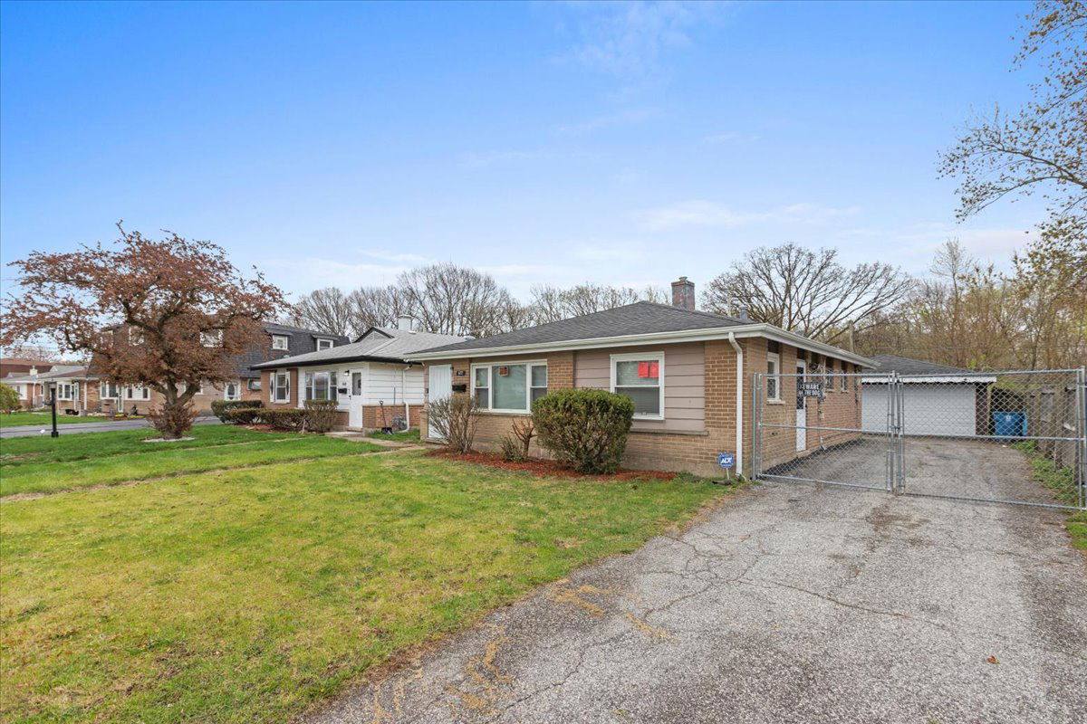 House for rent at 877 163rd St, Calumet City, IL 60409