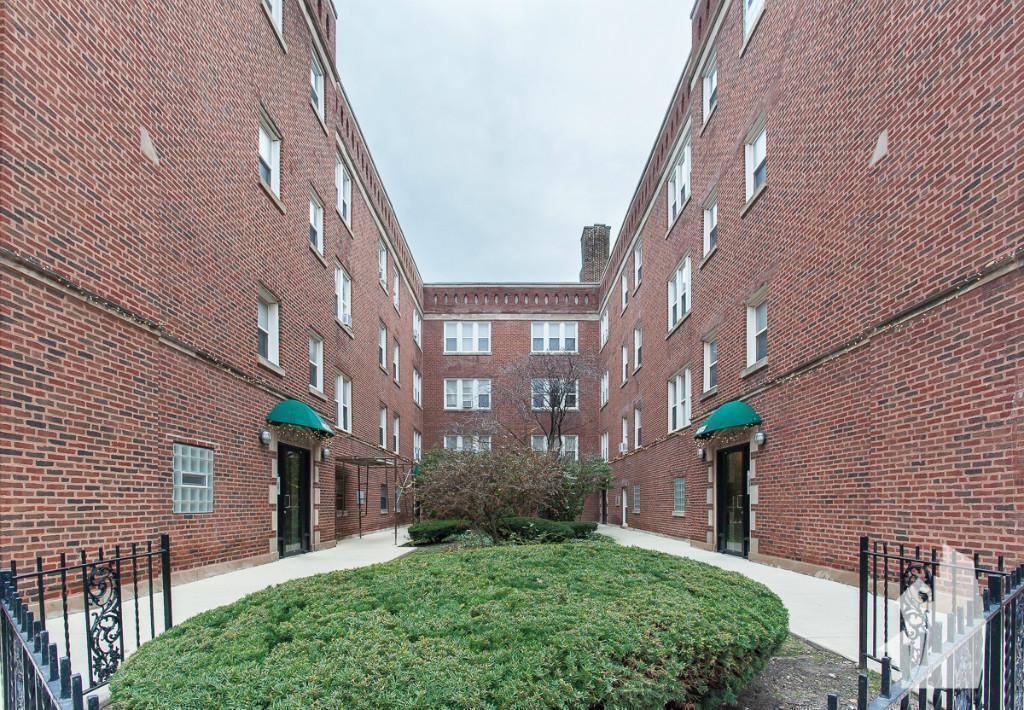 Apartment for rent at 1828 W Lawrence Ave #3B, Chicago, IL 60640