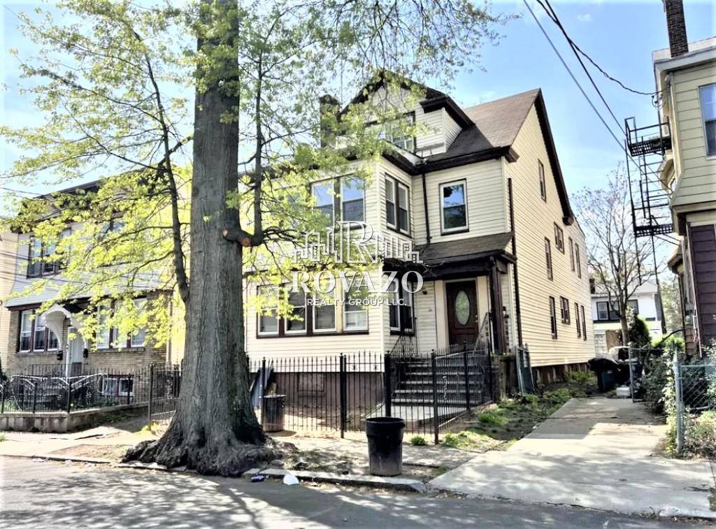 Apartment for rent at 229 Alexander St #2, Newark, NJ 07106
