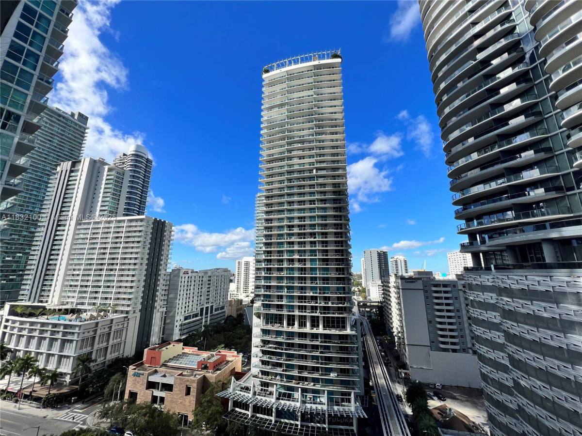 House for rent at 1050 Brickell Ave #1514, Miami, FL 33131