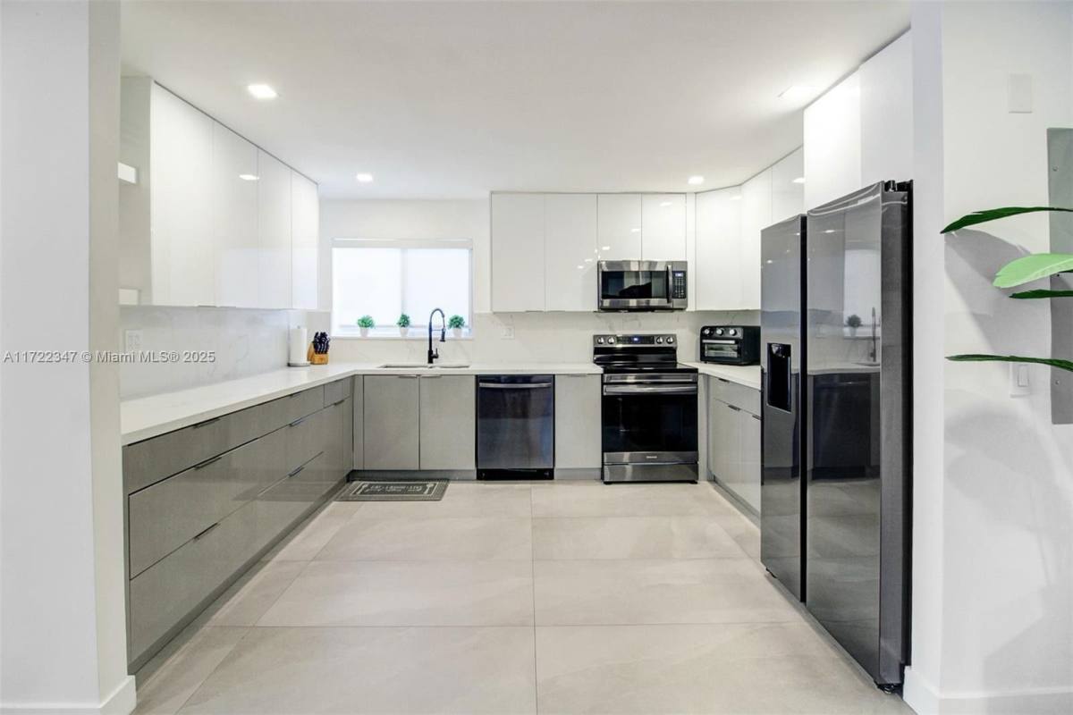 House for rent at 360 NE 116th St, Miami, FL 33161