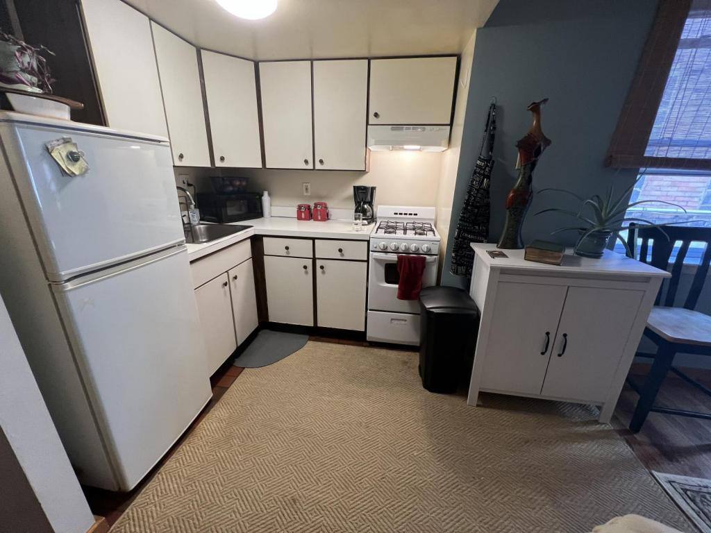 Apartment for rent at 315 S St, Philadelphia, PA 19147
