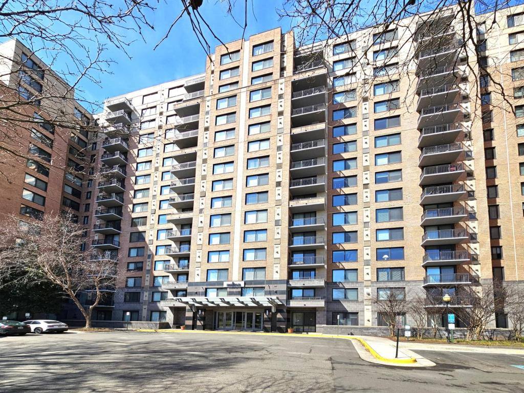 Condo for rent at 2451 Midtown Ave #219, Alexandria, VA 22303