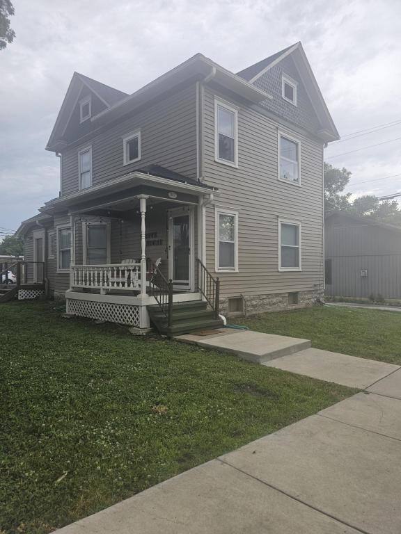 Apartment for rent at 807 Grove St, Baldwin City, KS 66006