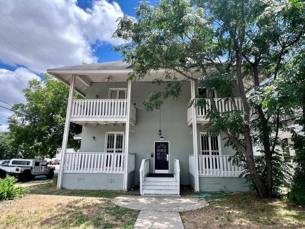Apartment for rent at 202 W Magnolia Ave, San Antonio, TX 78212