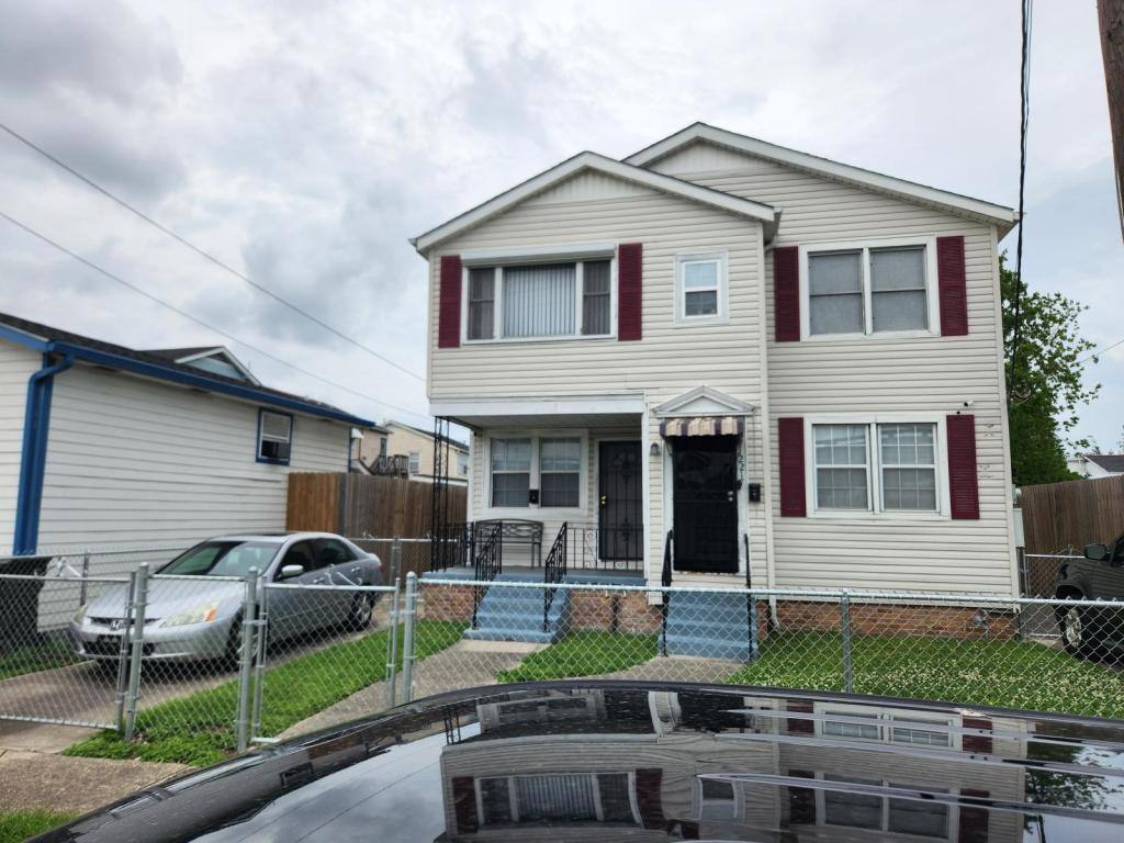 House for rent at 2215 Humanity St, New Orleans, LA 70122