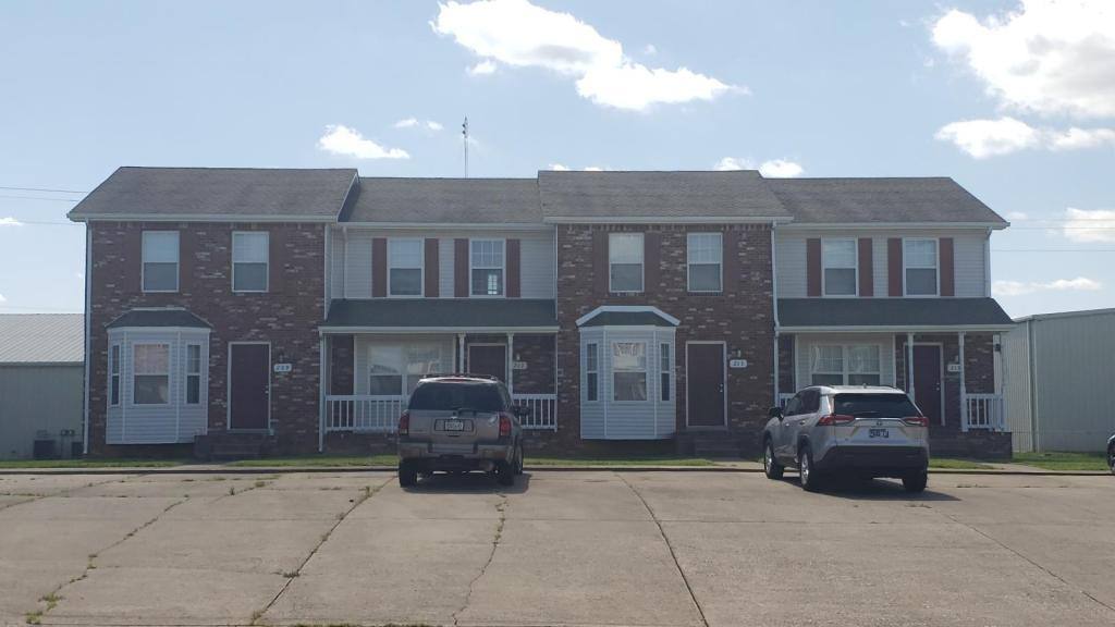 Townhouse for rent at 211 Tree Line Dr, Oak Grove, KY 42262
