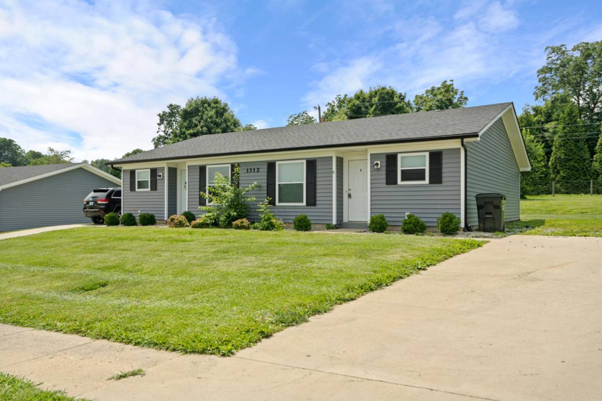 Apartment for rent at 1301-A Farmingdale Dr, Elizabethtown, KY 42701