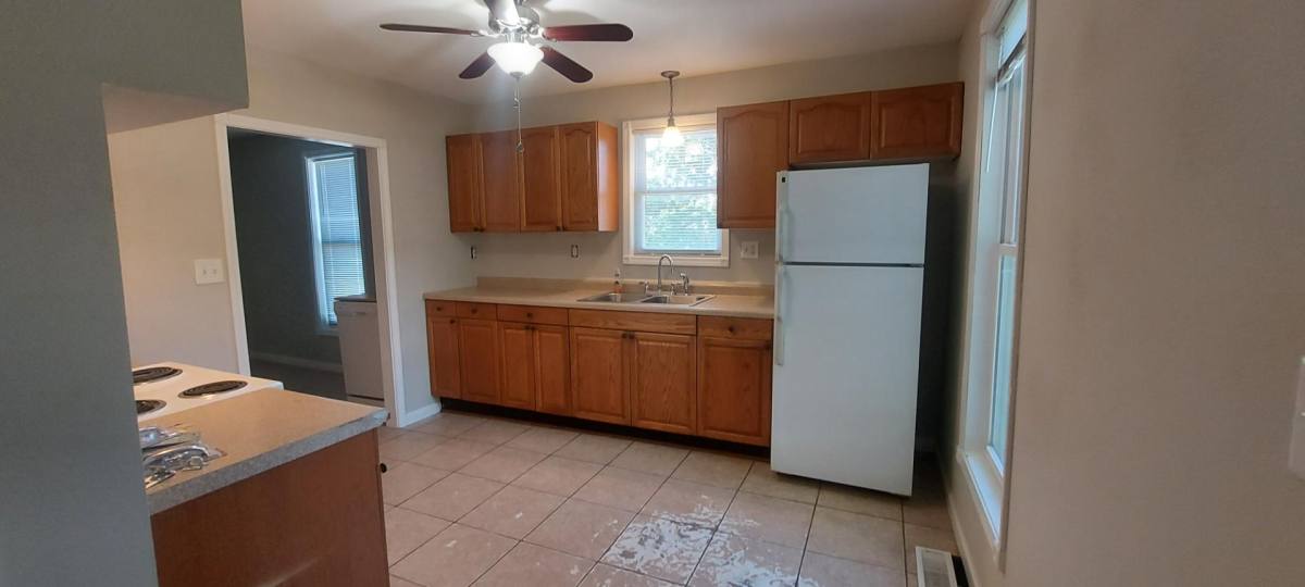 714 S 19th St, Centerville, IA 52544