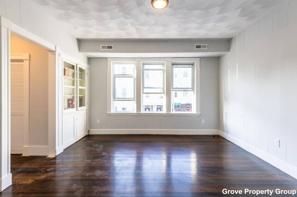 Apartment for rent at 205-207 L St #2, South Boston, MA 02127