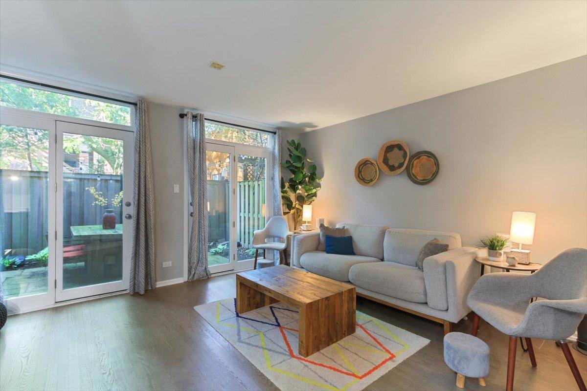 Townhouse for rent at 2744 N Janssen Ave, Chicago, IL 60614