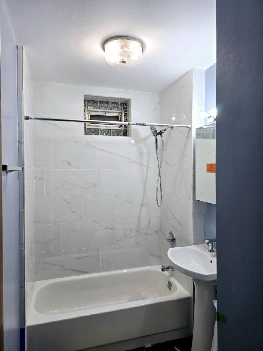 Apartment for rent at 919 N Leavitt #2R, Chicago, IL 60622