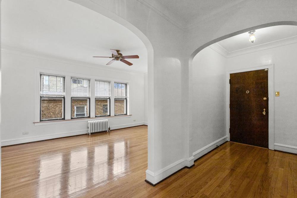 Apartment for rent at 1221 W Chase Ave #A2, Evanston, IL 60202