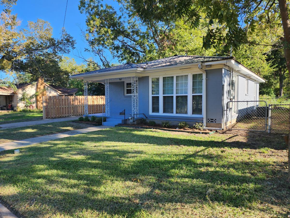 House for rent at 122 Kyle St, Sulphur Springs, TX 75482