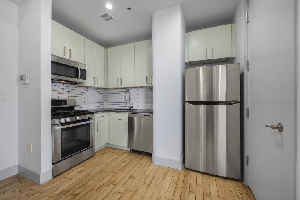 Apartment for rent at 1381 Myrtle Ave #5E, Brooklyn, NY 11237