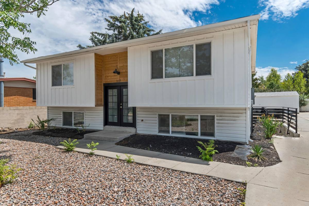 Apartment for rent at 3707 W Kentucky Dr, West Jordan, UT 84084