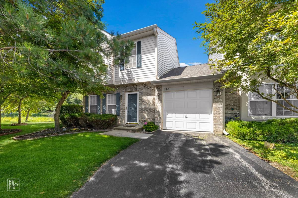 Townhouse for rent at 1170 N Nature Court, Round Lake, IL 60073