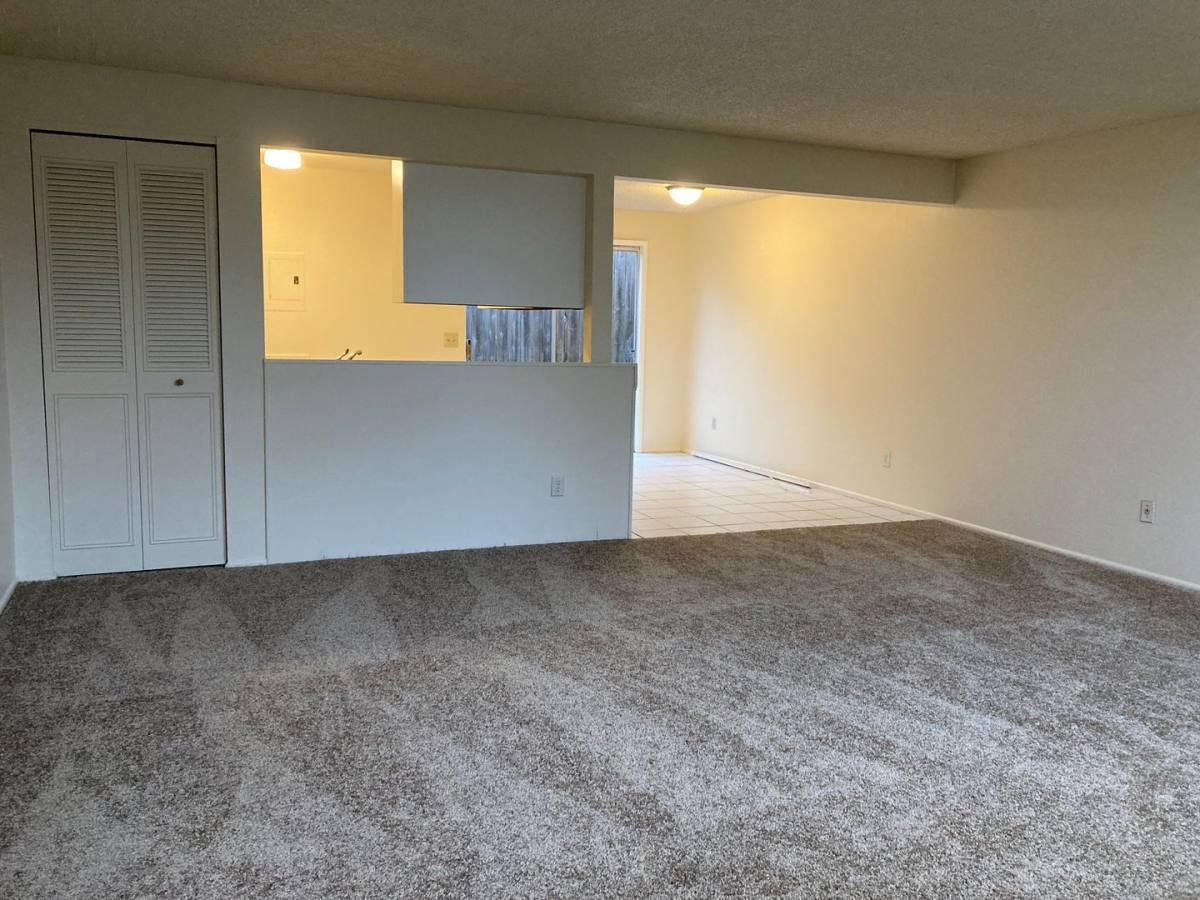 Apartment for rent at 3185 Willamette St, Eugene, OR 97405