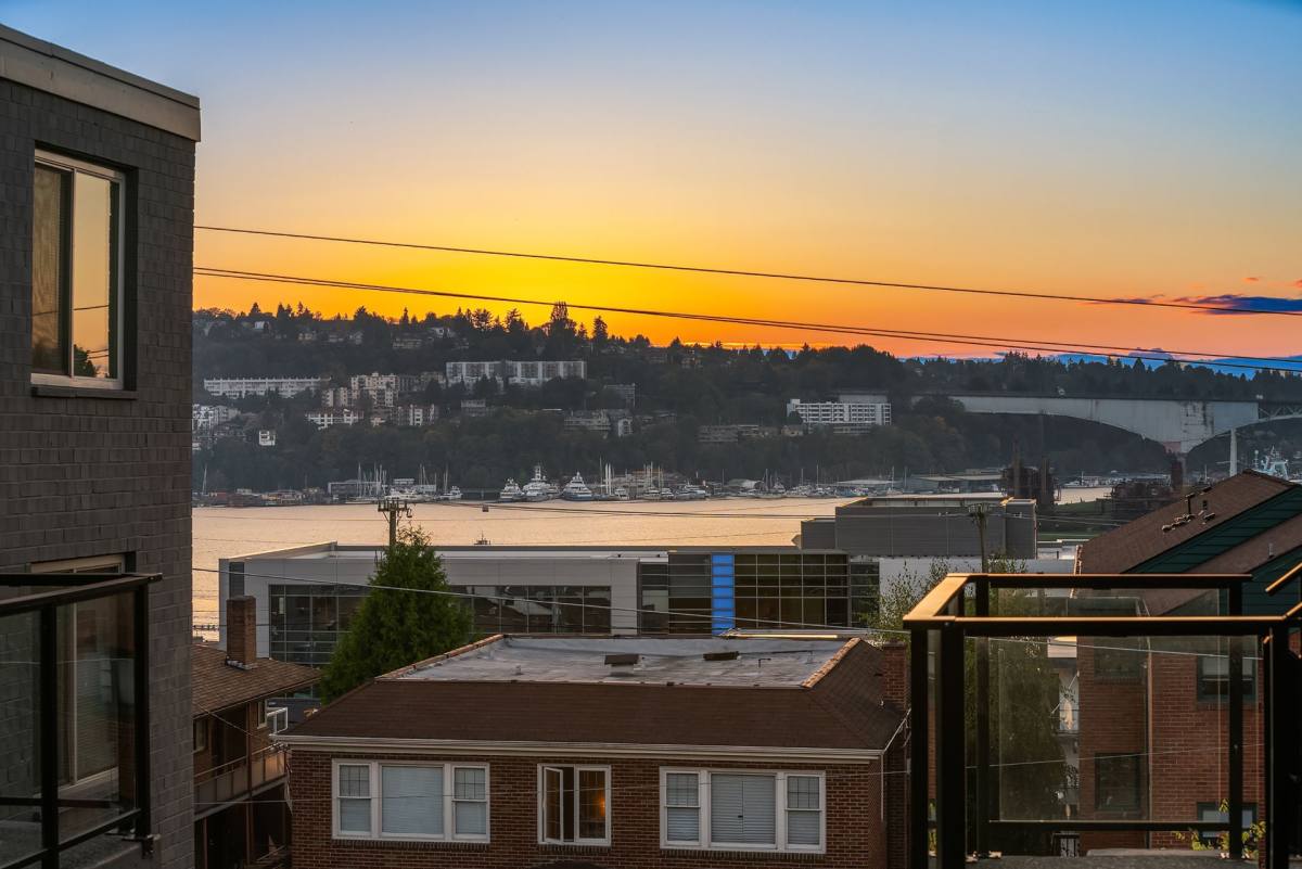 Apartment for rent at 2712 Franklin Ave E, Seattle, WA 98102