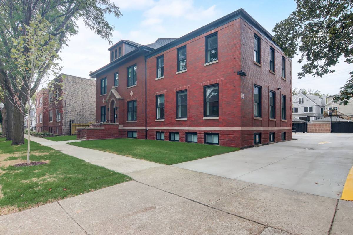 Apartment for rent at 4927 N Claremont, Chicago, IL 60625