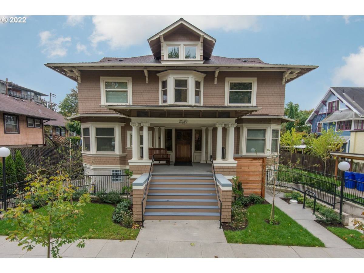 Apartment for rent at 2520 SE Madison St, Portland, OR 97214