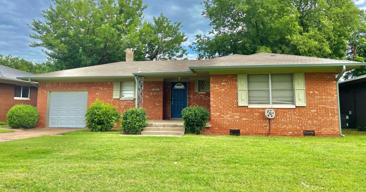 House for rent at 3221 NW 68th St, Oklahoma City, OK 73116