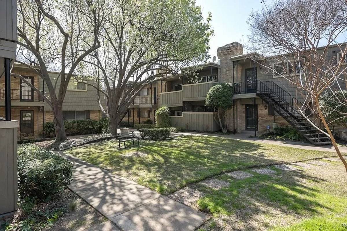 Apartment for rent at 7705 Meadow Park, Dallas, TX 75230