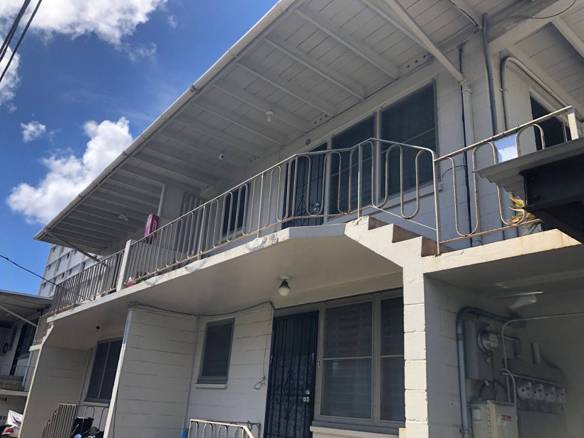 Apartment for rent at 1669 S Beretania St, Honolulu, HI 96826