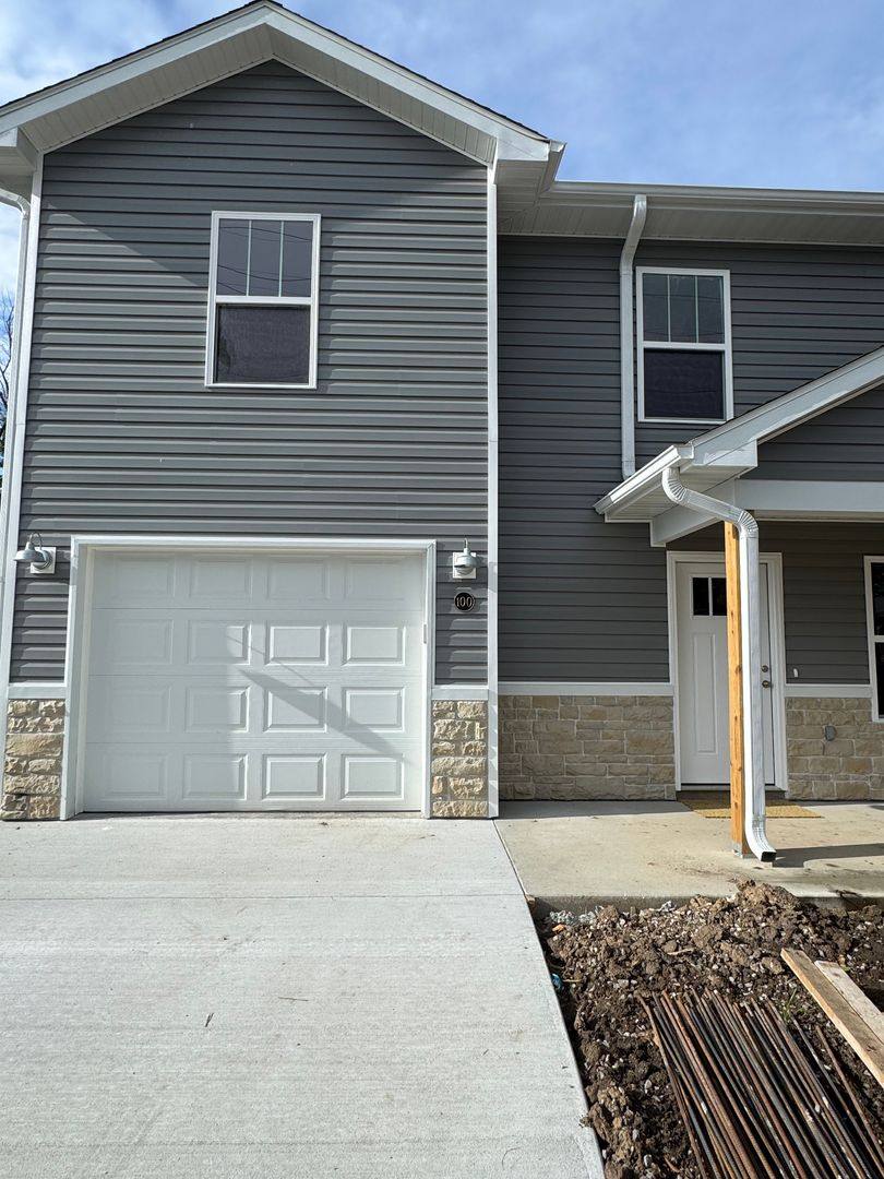 Apartment for rent at 112 E Forest Ave, Columbia, MO 65203