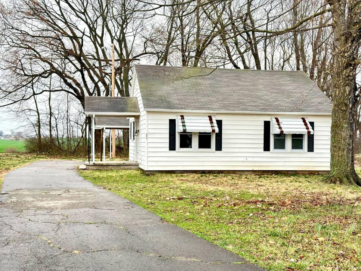 House for rent at 811 Pembroke Oak Grove Rd, Oak Grove, KY 42262