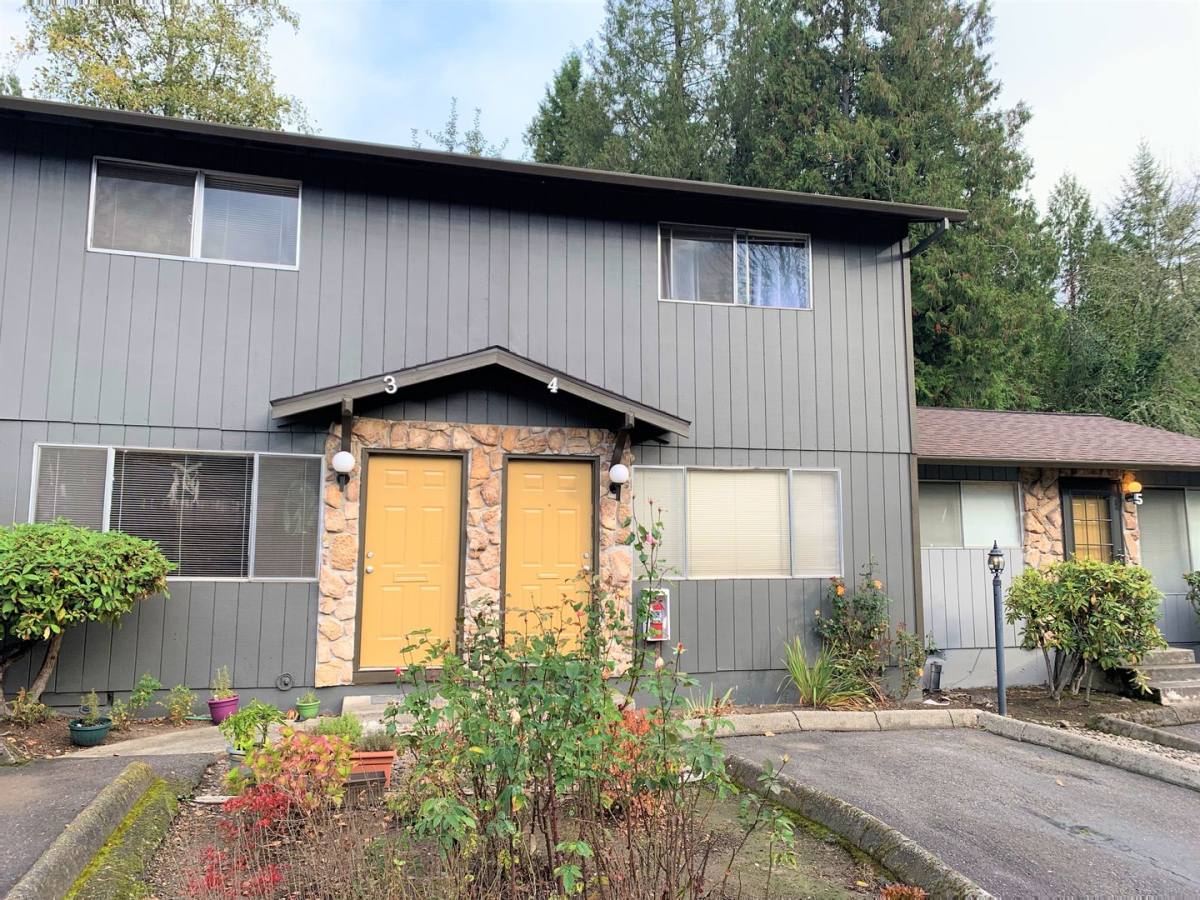 Townhouse for rent at 4910 SW 45th Ave, Portland, OR 97221