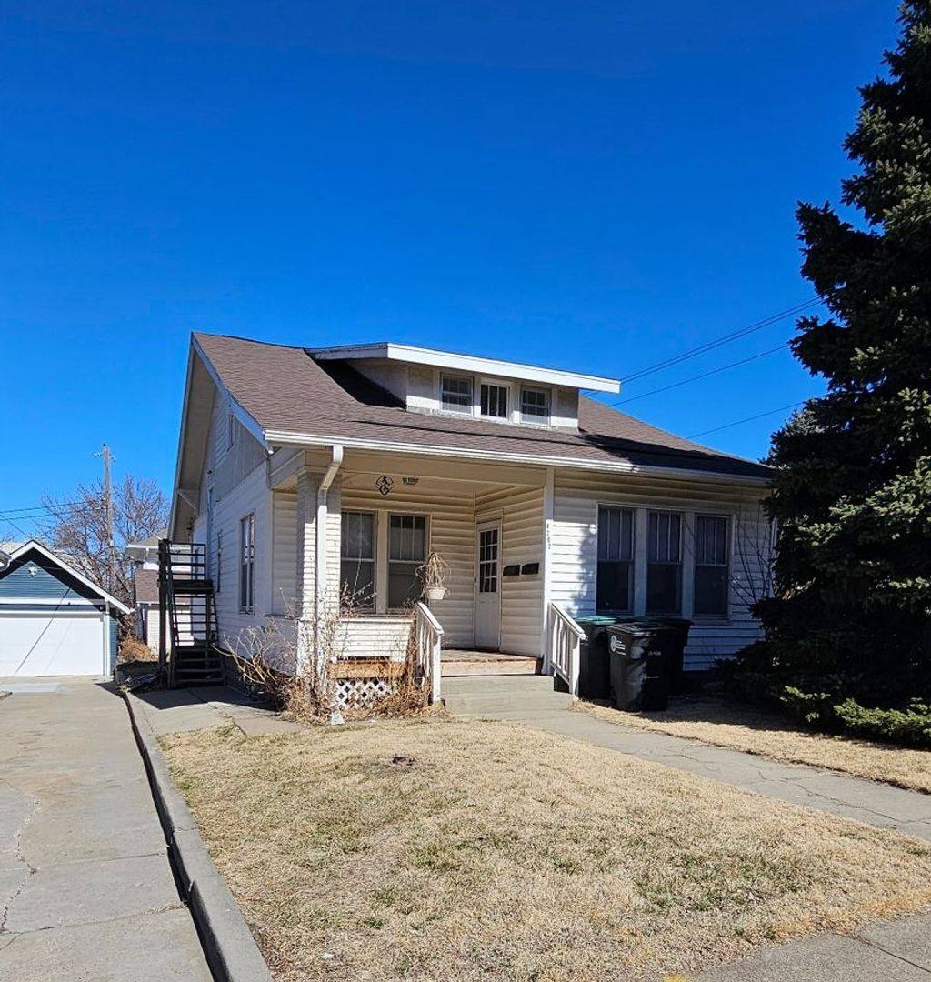 Apartment for rent at 4202 Barker Ave, Omaha, NE 68105