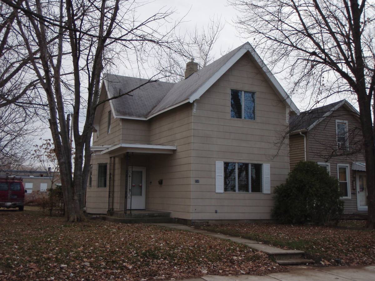 Apartment for rent at 731 High St, Fort Wayne, IN 46808