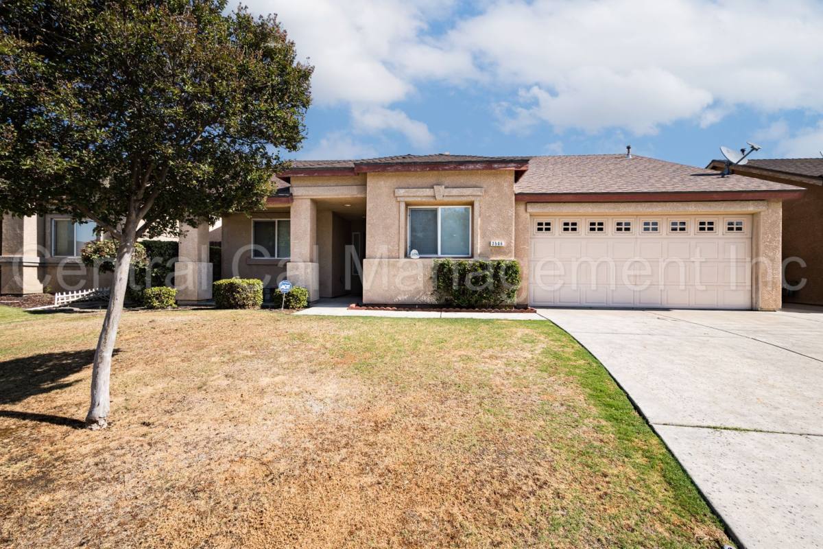 House for rent at 2506 Berkshire Rd, Bakersfield, CA 93313