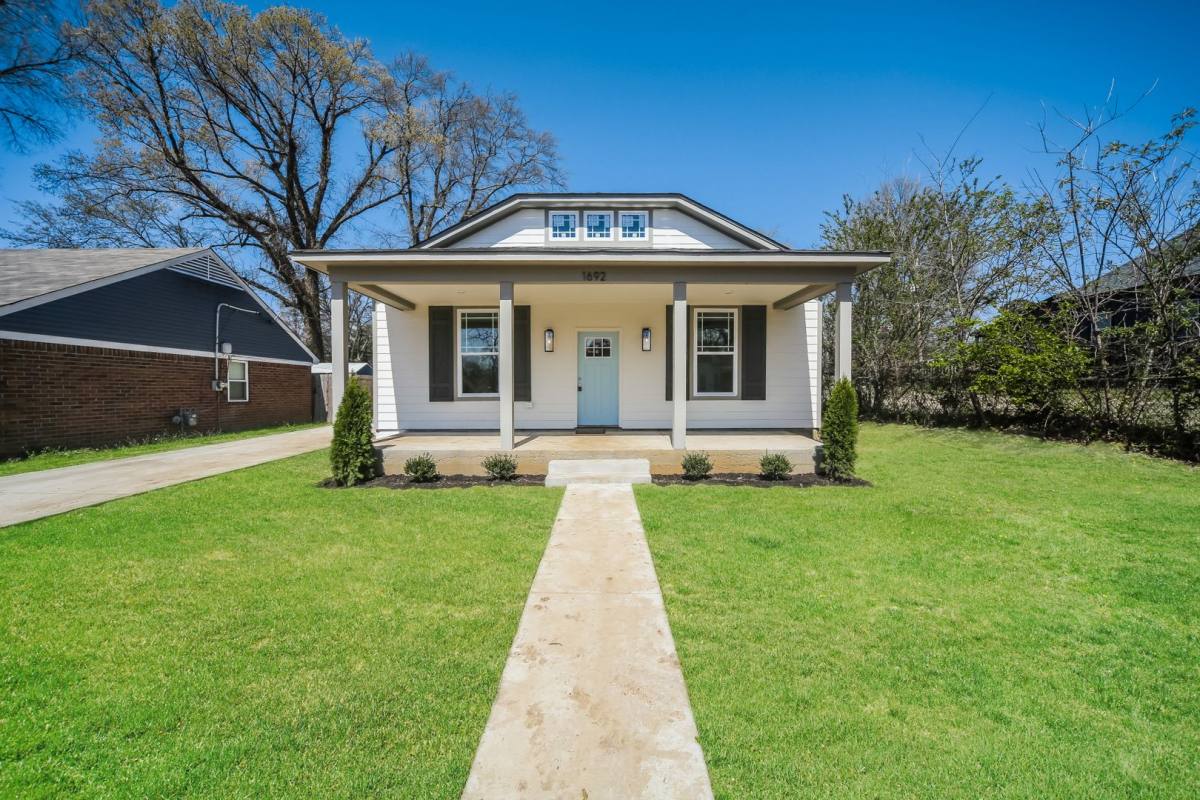 House for rent at 1692 Euclid Ave, Memphis, TN 38114