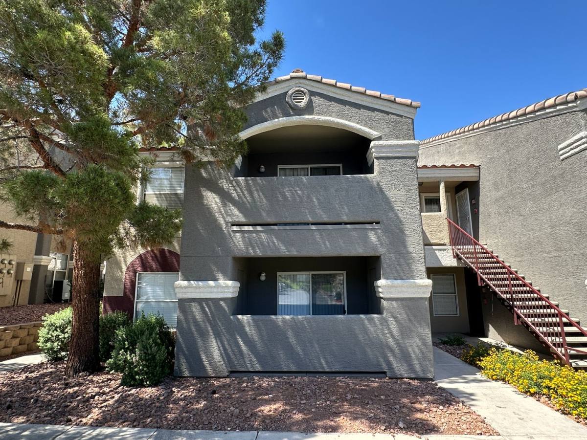 Apartment for rent at 5055 W Hacienda, Las Vegas, NV 89118