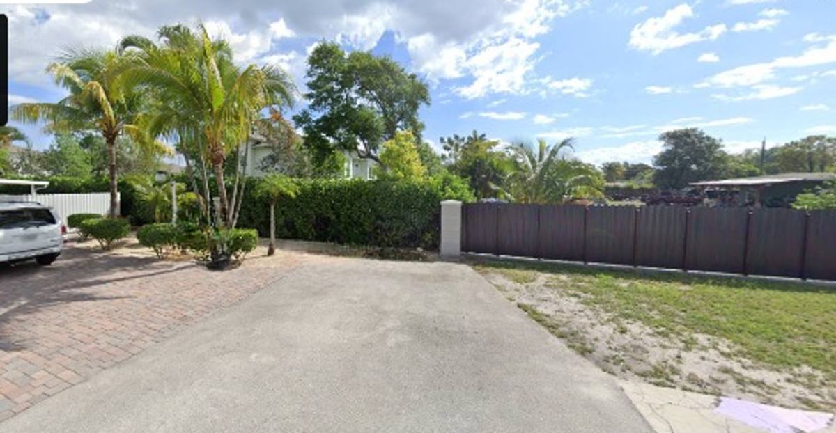 Apartment for rent at 3902 Melaleuca Lane, Lake Worth, FL 33461
