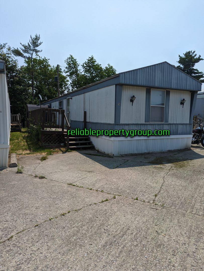 House for rent at 5614 W Cook Rd, Fort Wayne, IN 46818