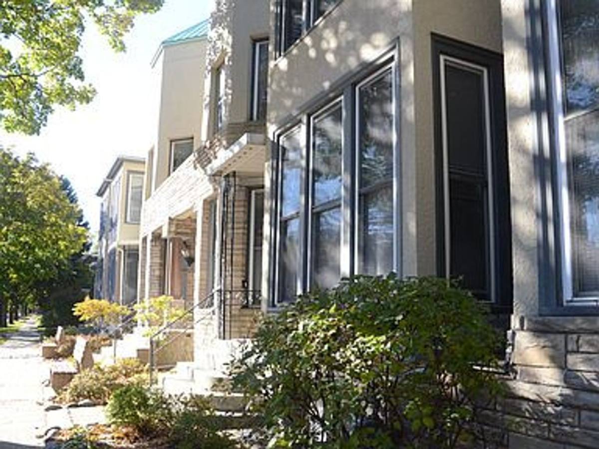 Apartment for rent at 91 Victoria St, Saint Paul, MN 55105